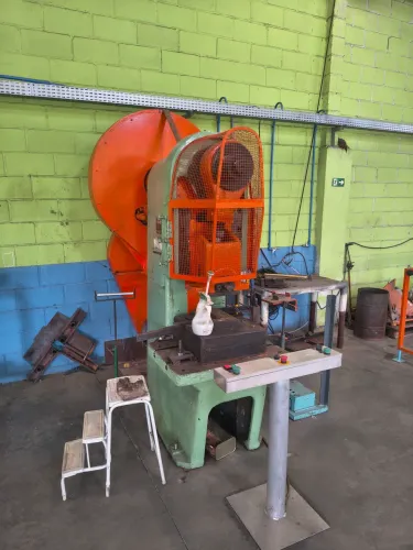 Prensa excêntrica 65 ton