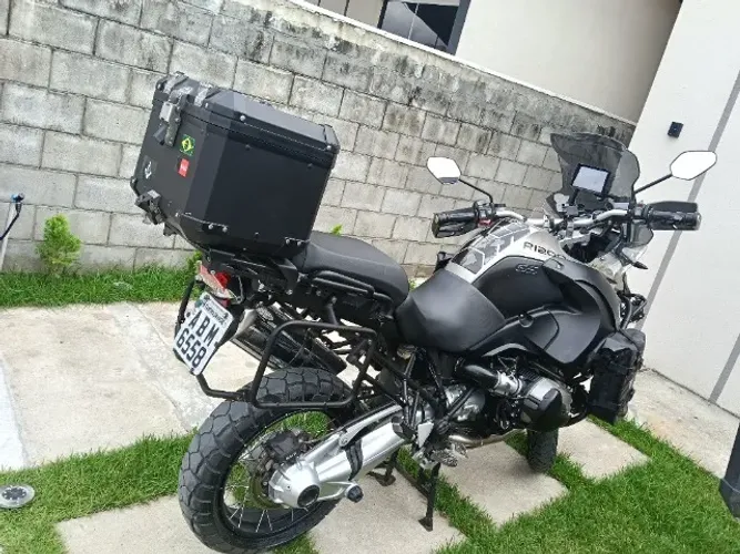 Moto extra, único dono,toda revisada,no ponto de transferir, só pegar e rodar!