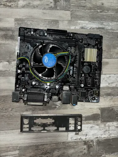 Kit Placa Mae Asus H110 M- D e processador Pentium G4560