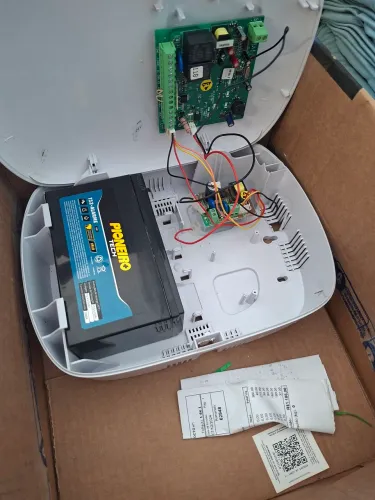 Vendo alarme intelbras com sensores de janela e 2 sensor de presença 1 cirene 2 controle