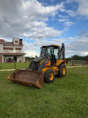RETROESCAVADEIRA VOLVO BL70 4x4 - 2008
