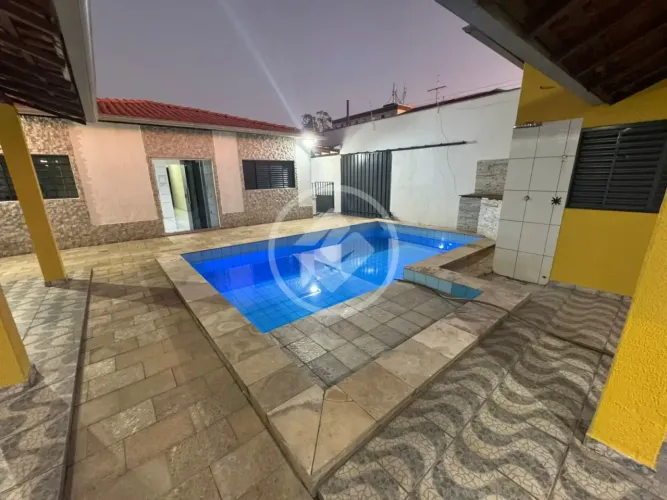 CASA DE ESQUINA EM PONTO ESTRATÉGICO NO BOA ESPERANÇA codigo: 348044