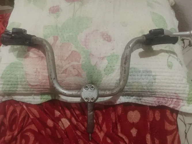 Guidão Completo com Mesa, Manetes e Manoplas