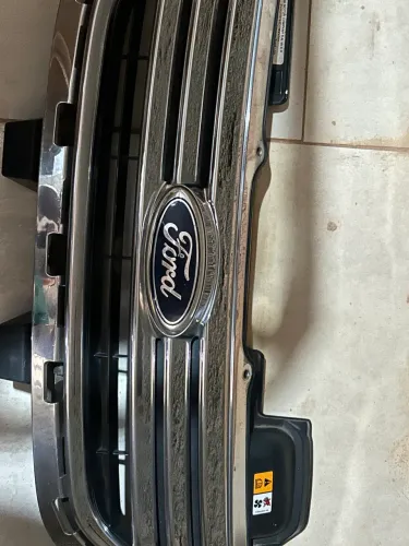 Grade dianteira do Ford New Fiesta