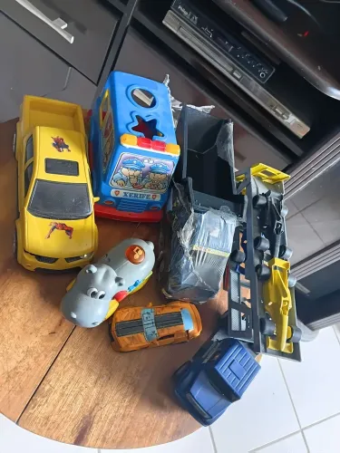carrinhos de brinquedo