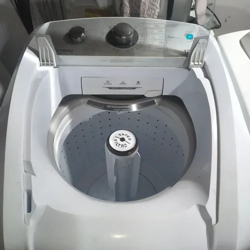 Máquina de lavar roupas
