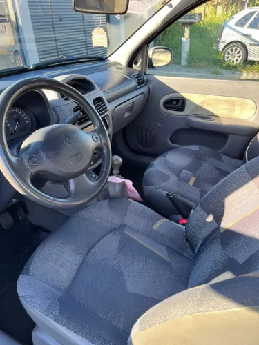 Renault Clio RN/ Expression 1.0 5P 2003