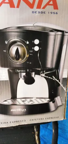 Vendo ou troco cafeteira para café expresso 15 B, 220V Britania