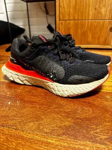 Tênis Nike Infinity React
