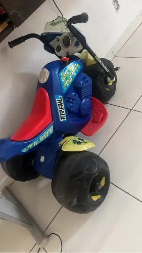 Moto elétrica infantil