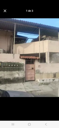 Vila com 16 casas