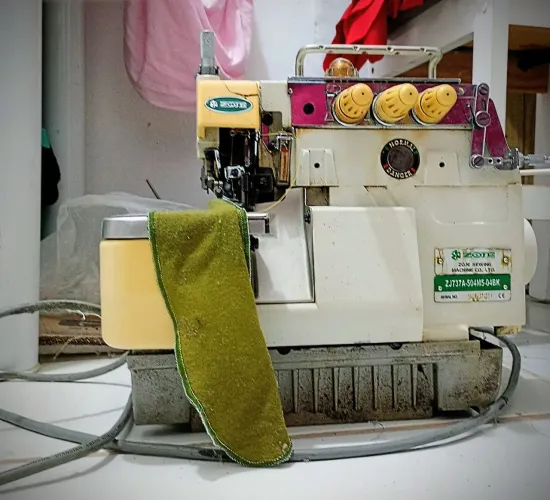 Vendo máquina overloque industrial Zoje