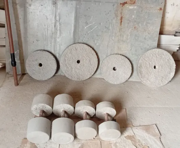 Anilhas de concreto para treinar em casa