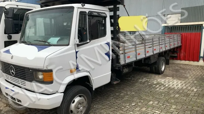 MB 710 ANO 2006 CARROCERIA 6M