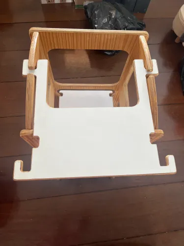 Torre de aprendizagem montessoriana