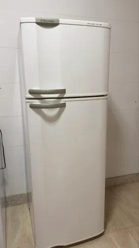 Vendo Geladeira Electrolux