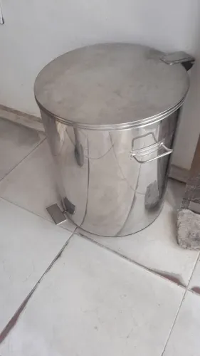 Lixeira inox industrial 200 litros  (Brinox) fone * 