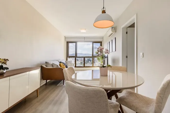 Apartamento Mobiliado com 65 metros 2 quartos 2 vagas no bairro Petrópolis - Porto Alegre 