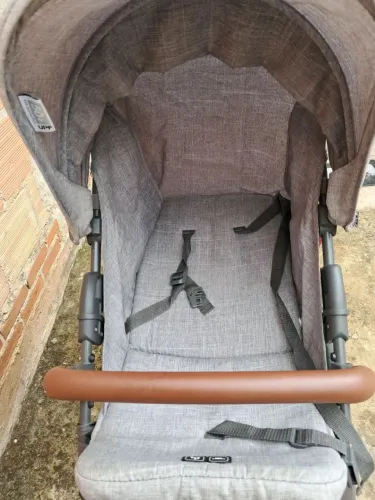 Vendo carrinho de bebê 