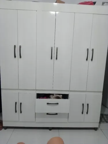 Guarda roupa 6 portas
