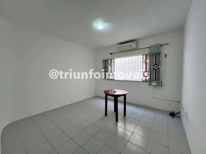 Casa duplex a venda no Ilhotas com 5 Quartos