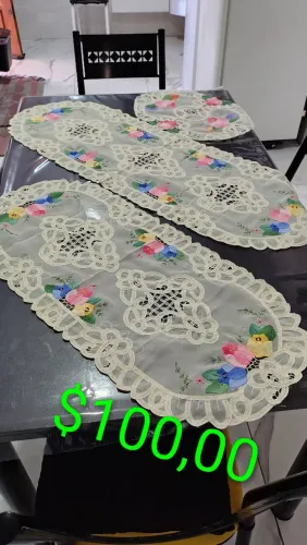 Caminho de mesa em organza bordado (3 peças)