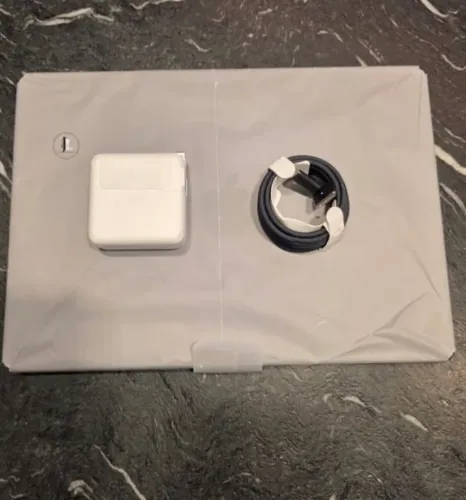 MacBook Pro M5 14.2 2025 16GB/ 1TB