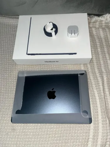MacBook Air 13" - 16 GB RAM | 512 GB SSD | Midnight