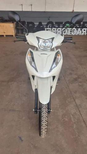 Vendo Biz 0 km nova na cor branca linda pronta para andar ! 20.000 aceito cartão