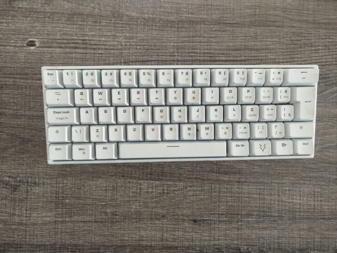 Teclado Mecânico Husky Blizzard 60 branco RGB Switch Gateron Brown com TUDO FUNCIONANDO!!