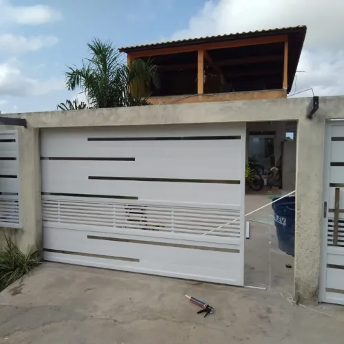 Portão em alumínio deslizante