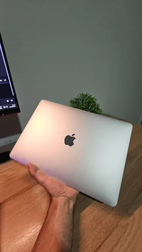 MacBook Pro 13" 2020 A2289 i5 8GB 256GB SSD Touch Bar
