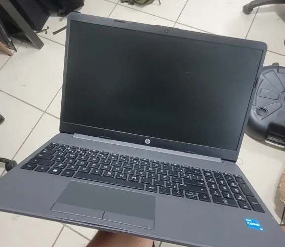 HP 256R G9 i3 13Th (COM DEFEITO)