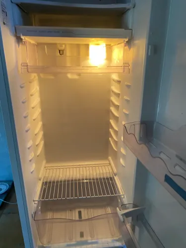GELADEIRA ELECTROLUX(PRECISA DE CONSERTO)