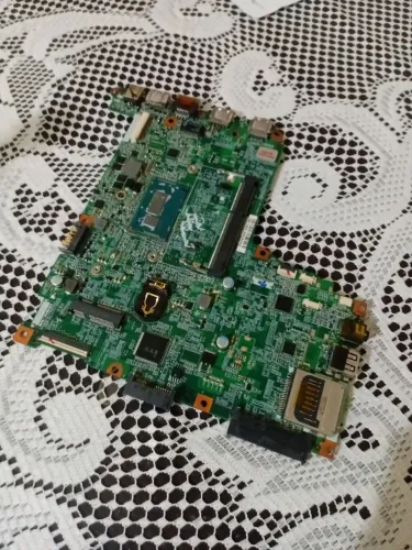 Placa mãe de notebook usada e não testada