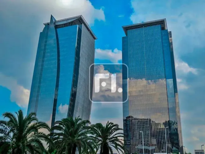 Conjunto comercial em Prédio de Alto Padrão, com 701,67 M² - 26 Vagas de Garagem.
