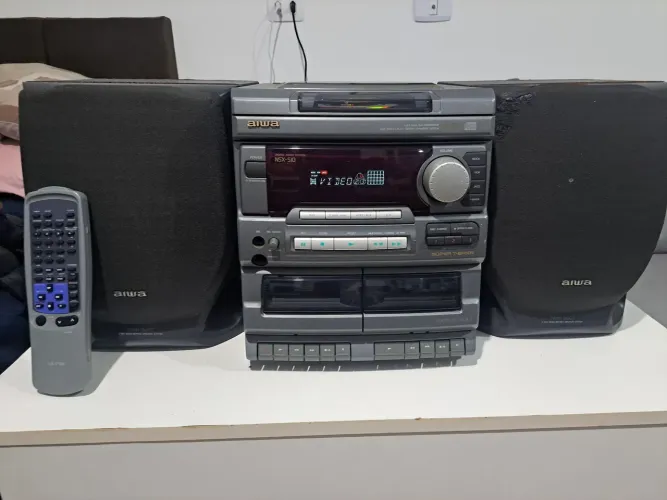 Som Aiwa com controle e Bluetooth 