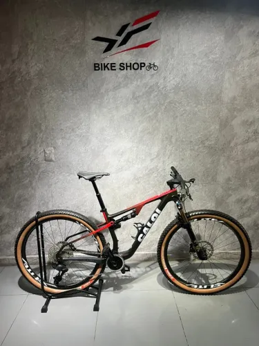 Bike Caloi Elite Carbon Full Suspension | Aro 29 | Suspensão FOX | MTB Premium