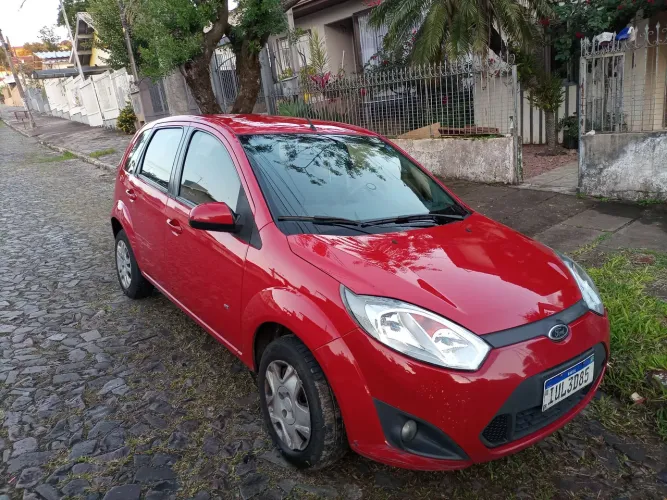Ford Fiesta SE 1.6 8V Flex 5P 2014