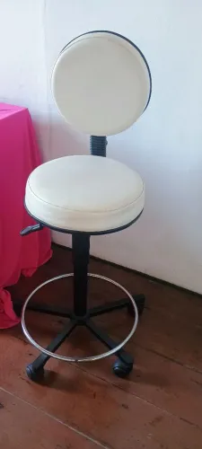 Cadeira mocho giratório