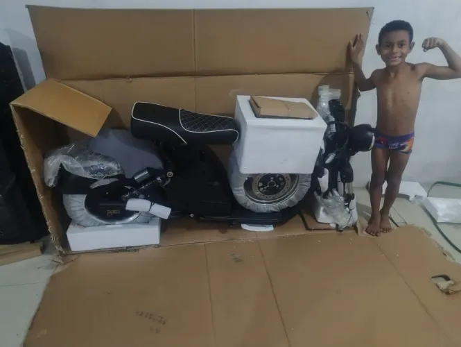 Vendo moto eletica nova nunca usada motivo quero compar um triciculo e tbm n aprendi anda.