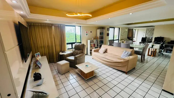 Apartamento de 186m² no bairro de Casa Amarela