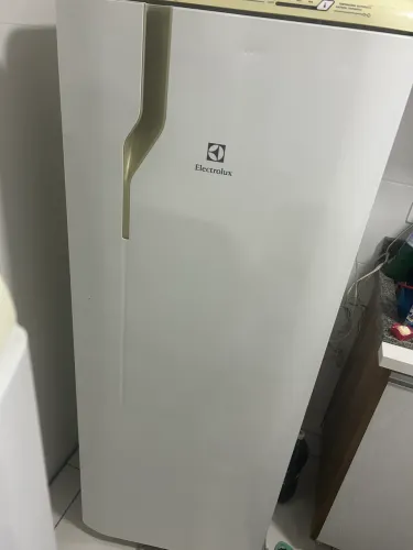 Geladeira eletrolux com defeito