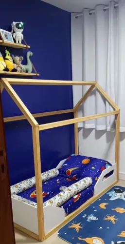 Cama montessoriana com colchão
