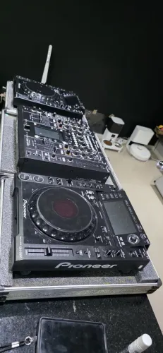 Kit CDJ 2000 e Mixer DJM 2000