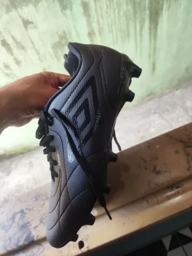 Vendo chuteira Umbro