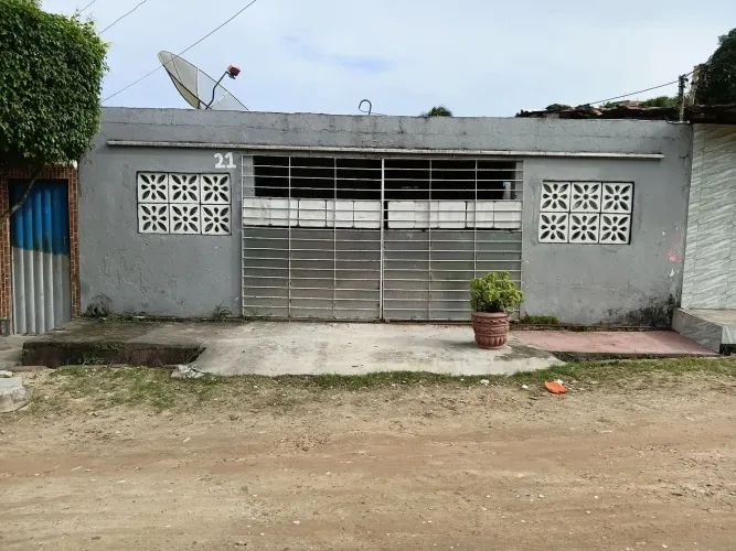 Vendo duas casas no mesmo terreno