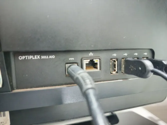 Vende - se computador All- in-On ( CPU acoplado no monitor)