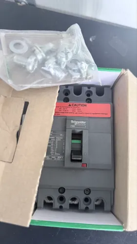 Vendo disjuntor caixa moldada Schneider 100 A