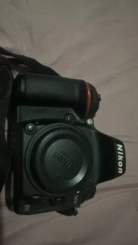 Nikon D610 fullframe lente Dx 18/200 85mil clicks